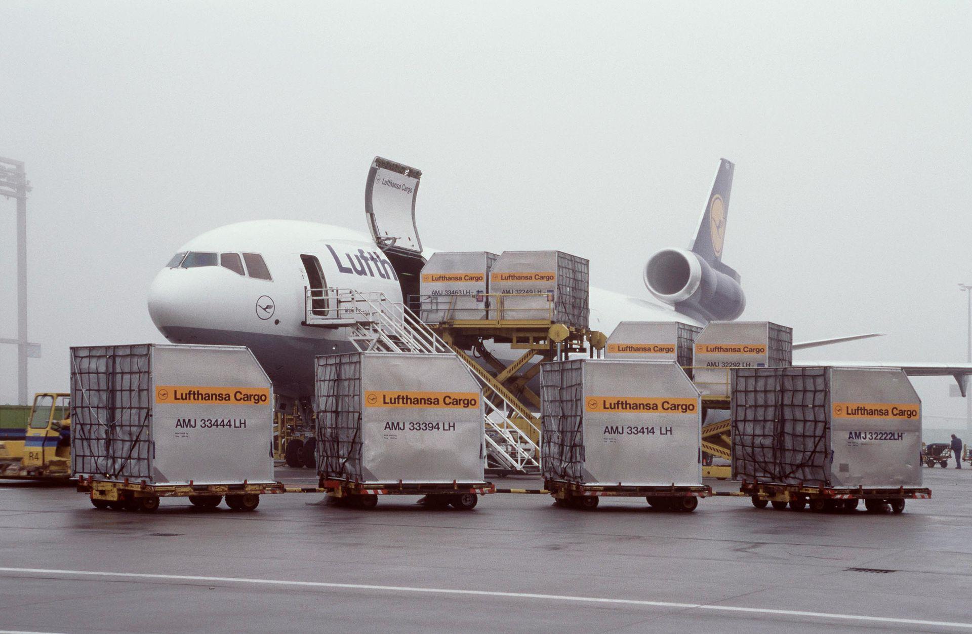 Lufthansa_Cargo_MD11_Beladung_KJLwkf0.jpg